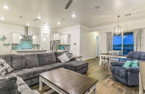 Mesilla Park House | 4 Bedroom Contemporary Model Home