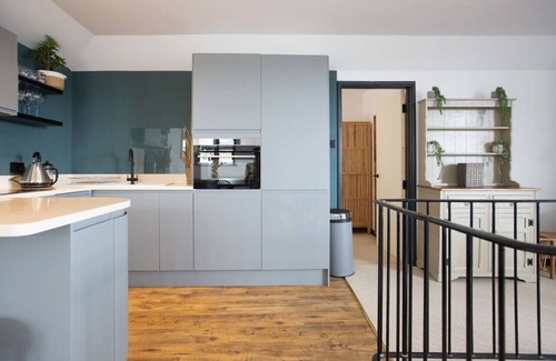 Mylor Churchtown Ski Chalet | 4 Bedroom Cottage with panoramic Sea views