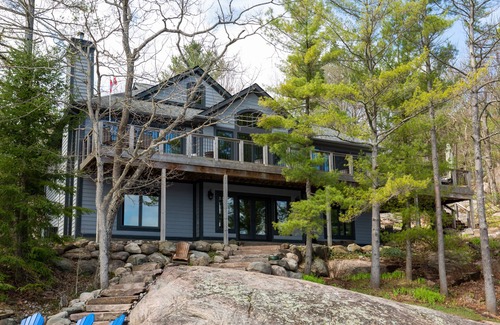Gravenhurst Cottage | 4-Bedroom Cottage Gravenhurst on Muldrew Lake.