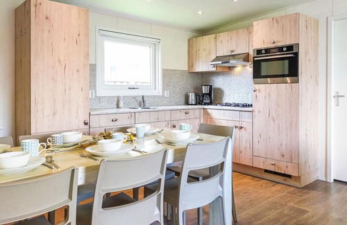 Heinkenszand House | 4 bedroom cozy home in Heinkenszand