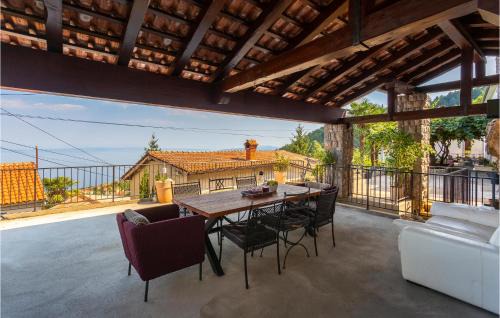 Opatija House | 4 Bedroom Cozy Home In Poljane