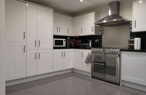 Swinton House | 4 BEDROOM DETACHED HOUSE IN THE POPULAR QUIET NIGHTINGALE GARDENS