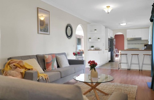Windradyne House | 4 Bedroom Delight In Bathurst