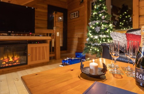 Golden Ski Chalet | 4 Bedroom Deluxe Chalet with the Most Amazing Views