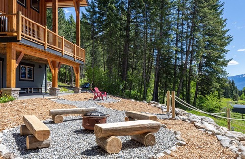 Golden Ski Chalet | 4 Bedroom Deluxe Chalet with the Most Amazing Views