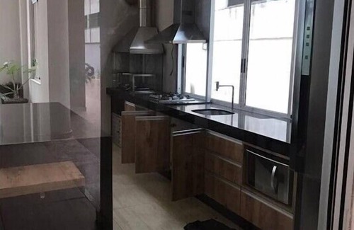 Belvedere House | 4-bedroom family apartment near BH shopping and Biocor hospital