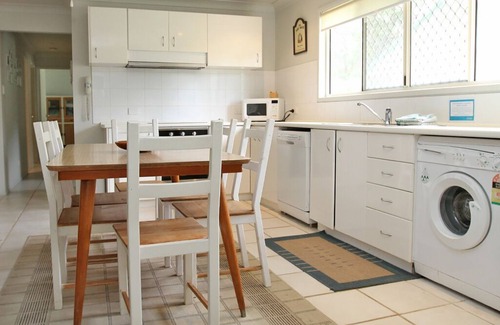 Amity Point House | 4 Bedroom Family Beachhouse backing on to bush