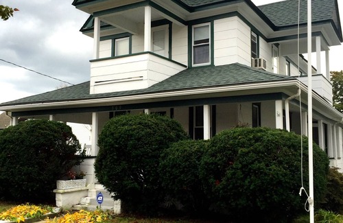 Lake Como House | 4 Bedroom Family-Friendly Beach Rental