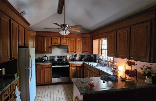 Purvis Other | 4-bedroom farmhouse in charming Purvis with WiFi, AC. Book now