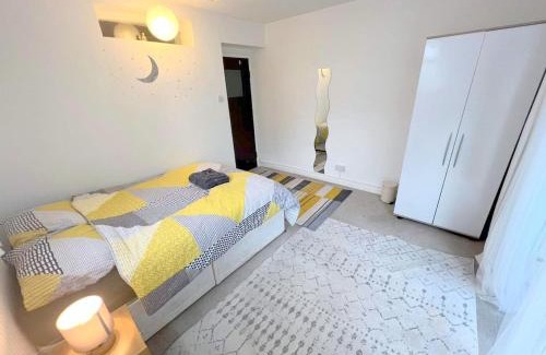 Hillside House | 4-bedroom flat -Wimbledon Village