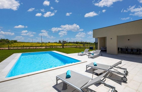 Brtonigla House | 4 bedroom gorgeous home in Brtonigla