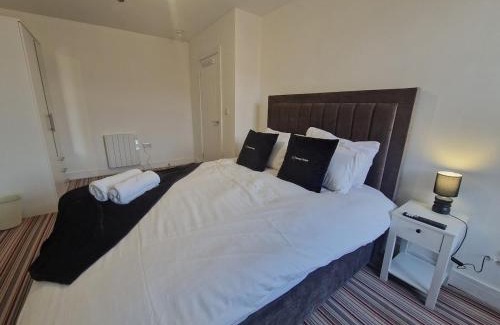 Mountain Ash Apartment | 4 Bedroom Ground Floor Apartment