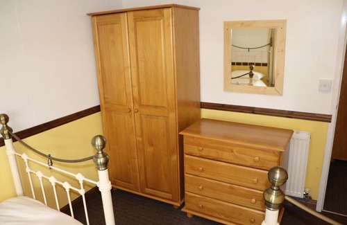Tirabad House | 4 Bedroom Holiday Lodge in Welsh Hillside Woodland