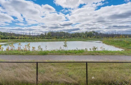 Watertown House | 4 bedroom home backing onto pond- sleeps 8