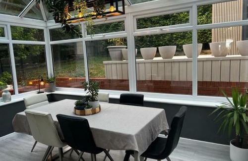 Brighton House | 4 Bedroom Home In Brighton With Hot Tub