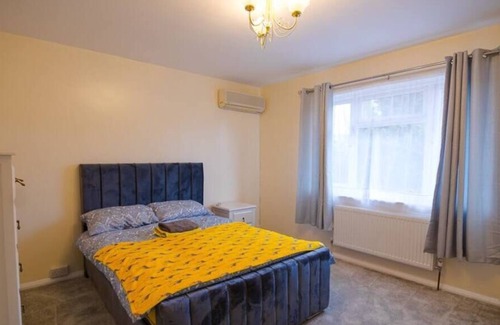 Singlewell House | 4 Bedroom Home in Tranquil Gravesend Location