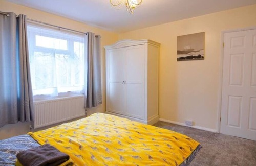 Singlewell House | 4 Bedroom Home in Tranquil Gravesend Location