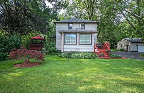 Sawyer House | 4 Bedroom Home Near Warren Dunes State Park