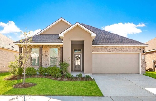 Shenandoah House | 4 bedroom home with neighborhood playground!