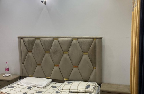 Islamabad Hotel | 4-bedroom hotel in brilliant Islamabad with WiFi,AC,Parking etc Enjoy your stay