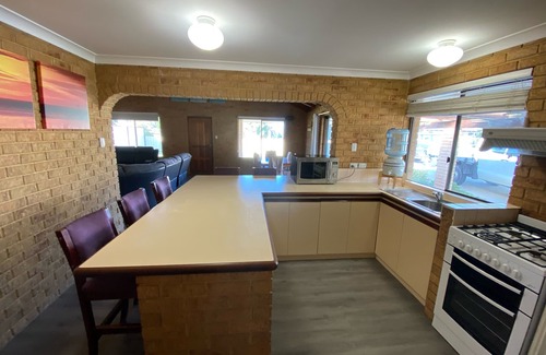 Cervantes House | 4-bedroom house in charming Cervantes walking distance to the shops or the beach