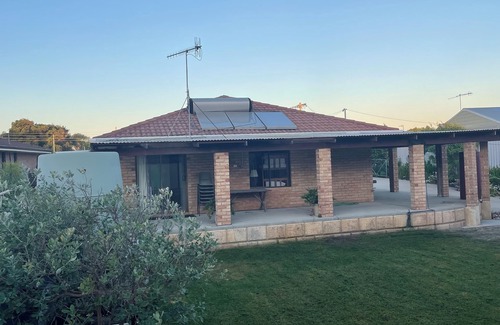Cervantes House | 4-bedroom house in charming Cervantes walking distance to the shops or the beach