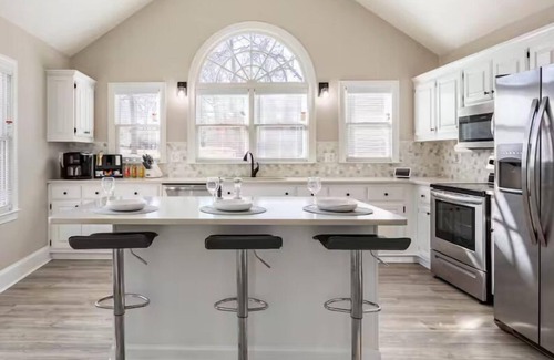 Conyers House | 4-bedroom house in delightful Conyers W/a Private Pool Only 30mins from Atlanta