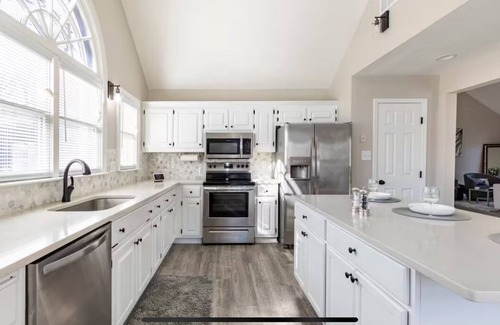 Conyers House | 4-bedroom house in delightful Conyers W/a Private Pool Only 30mins from Atlanta