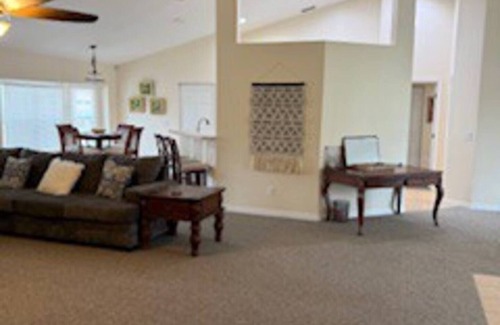Ocala House | 4-bedroom house in fabulous Ocala with WiFi and AC