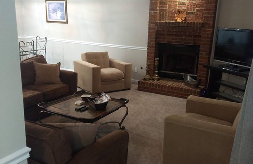 Matthews House | 4-bedroom house in marvelous Matthews, 15 Minutes from Uptown Charlotte