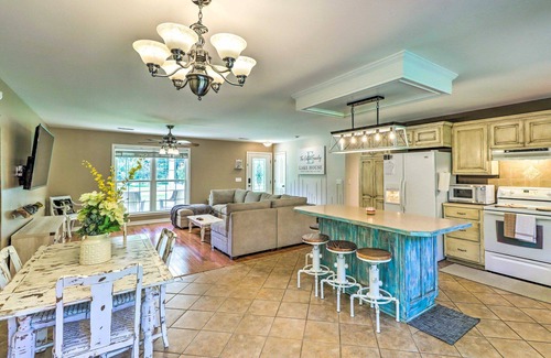 Higden House | 4-bedroom house in peaceful Higden minutes from the lake