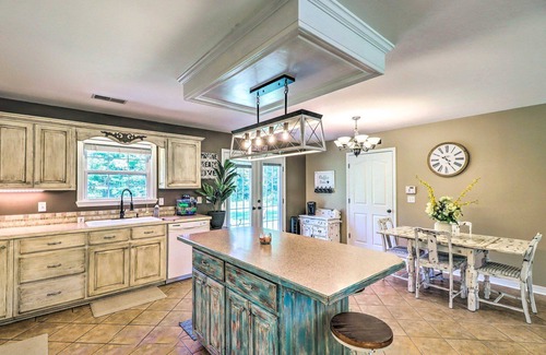 Higden House | 4-bedroom house in peaceful Higden minutes from the lake
