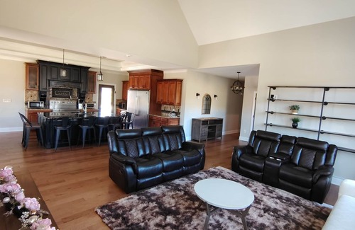 Mount Mourne House | 4-bedroom house in fabulous China Grove with AC, WiFi