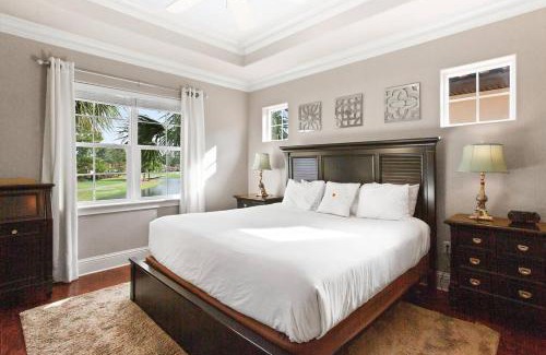 Villa Lago House | 4 Bedroom house on the golf course with 2 golf carts!