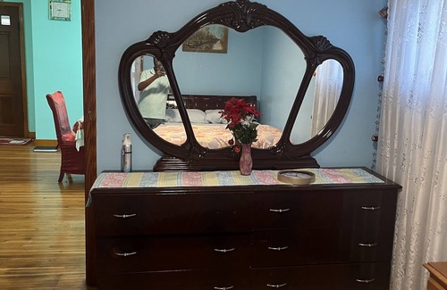Cheektowaga House | 4 bedroom house only 3 minutes away from the Galleria mall