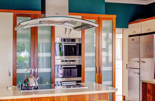 Hermanus House | 4-bedroom house overlooking the sea on the cliff path in Hermanus