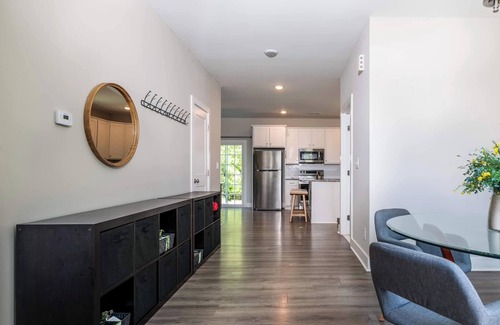 Charlotte House | 4- Bedroom House Prime Spot in Charlotte, NC.minutes away from Everything!