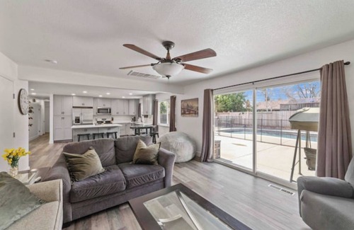 Yuba City House | 4-bedroom house w/4th room as private separate suite w/POOL
