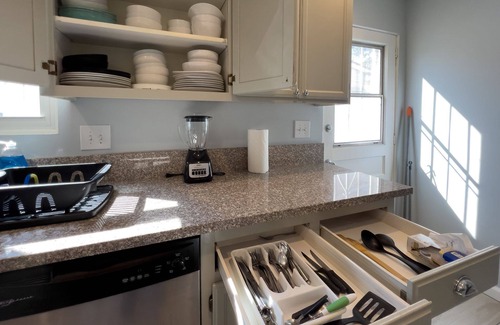 Reseda House | 4 bedroom house with a pool