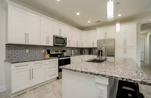 Pelican House | 4-bedroom house with Heated Pool in wonderful Cape Coral