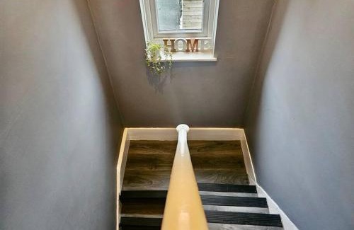 Gravesend Apartment | 4 bedroom Hse close to Riverside
