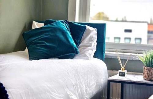 Gravesend Apartment | 4 bedroom Hse close to Riverside