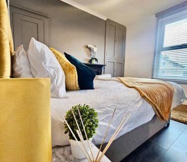 Gravesend Apartment | 4 bedroom Hse close to Riverside
