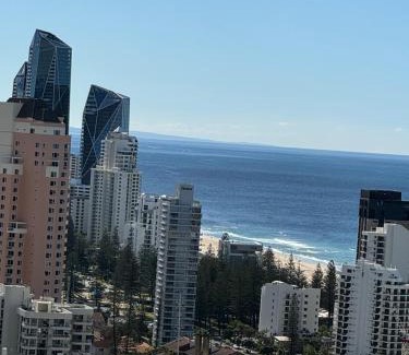 Broadbeach Apartment | 4 Bedroom Huge Sub Penthouse Oracle Level 31 Magnif VIEWS 260m2 Family Skyhome Sleeps 8 Adults and 2 Children, Sofa Bed Portacot, High Chair Central to Everything Resort Skyhome 5 STAR Luxury
