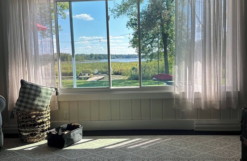 Manawa House | 4 bedroom Lake Front home, 52 miles from Lambeau Field