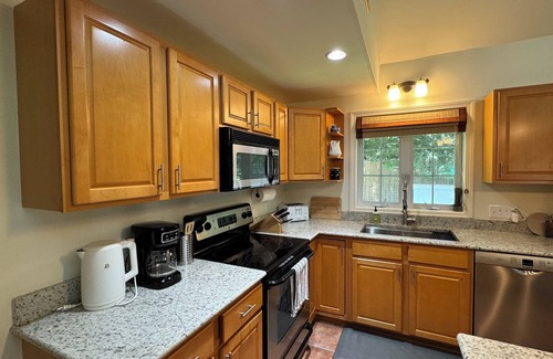 South Casco House | 4 Bedroom Lakes Region House