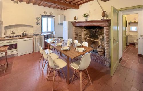 Paciano Apartment | 4 Bedroom Lovely Apartment In Paciano
