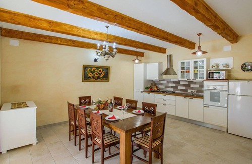 Garica House | 4 bedroom lovely home in Garica