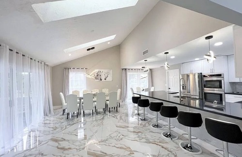Greenview Shores House | 4-bedroom Luxury Modern Lake Front House in fabulous Wellington