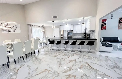 Greenview Shores House | 4-bedroom Luxury Modern Lake Front House in fabulous Wellington